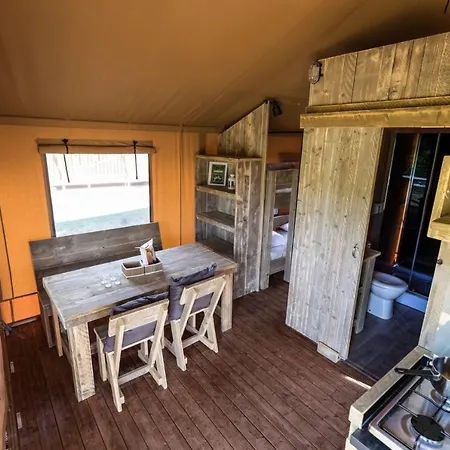 Campo de lujo Safaritent Glamping Mar Y Sierrra *